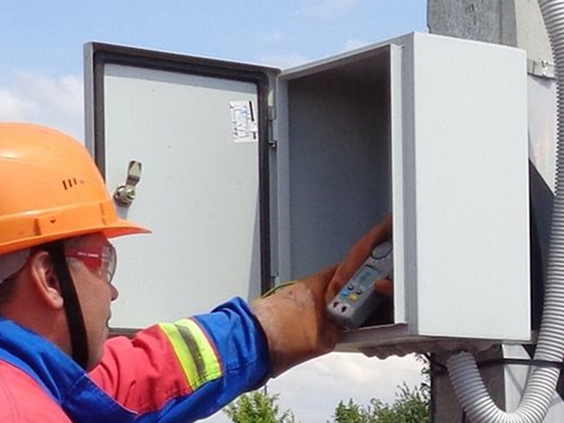 Considerations for Selecting Indoor Metal Electrical Enclosures